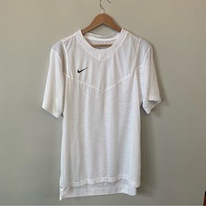 Men’s White Nike short sleeve top size L